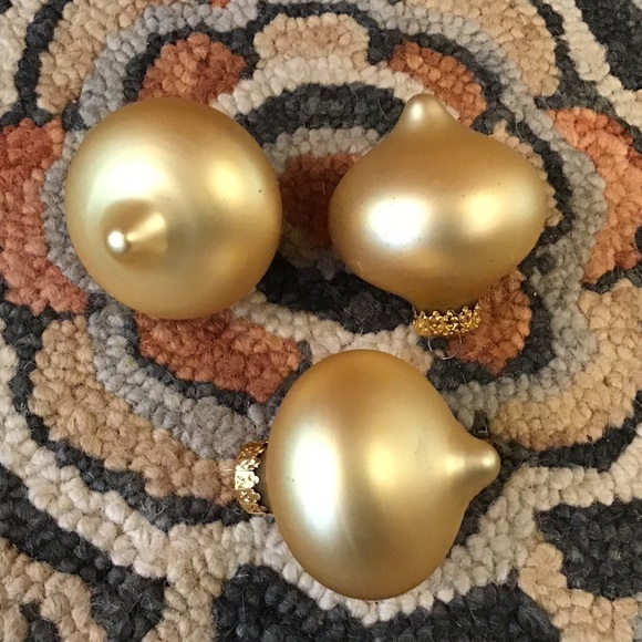 Matte gold tree ornaments. Set of 18 - Picture 5 of 5